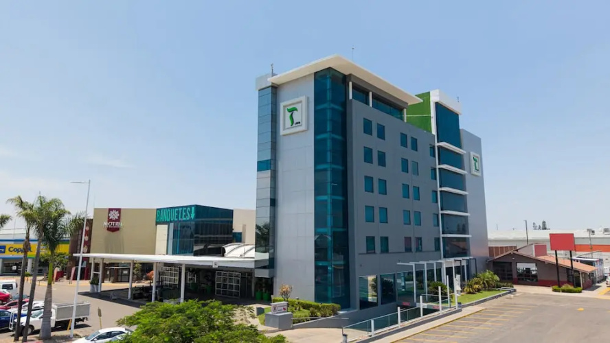 Tiser Hotel - 이라푸아토