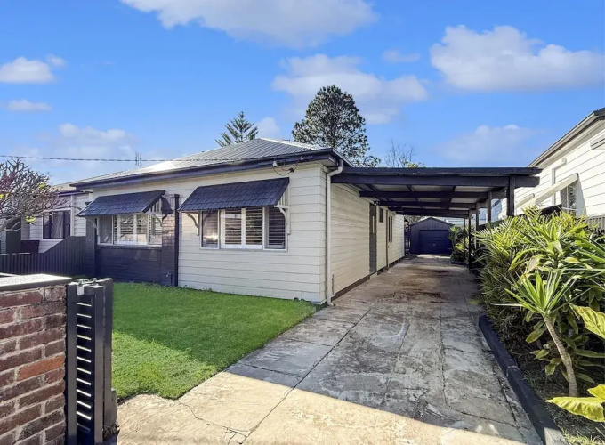 Spacious 3-bedroom Home With Private Pool & BBQ