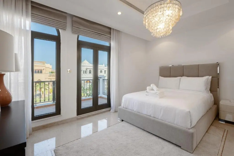 Maison Privee - Villa on Beach w Private Pool The Palm Jumeirah - Image 9