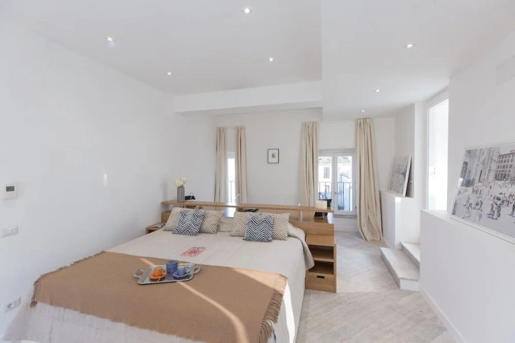 4 Bedrooms Apartment with balcony