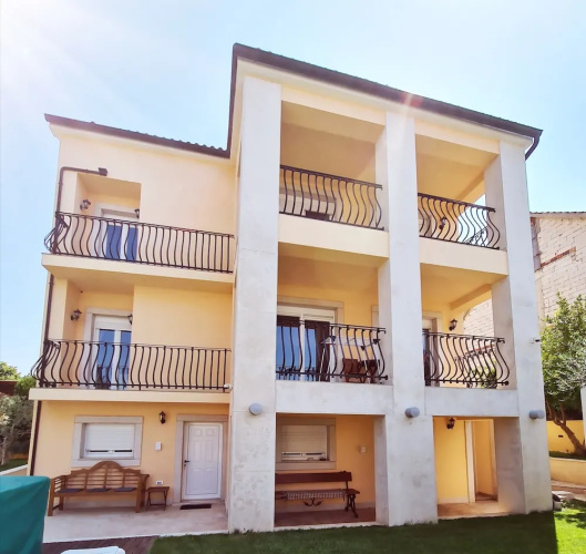 Viktorov Comfortable 2-bed Apartment