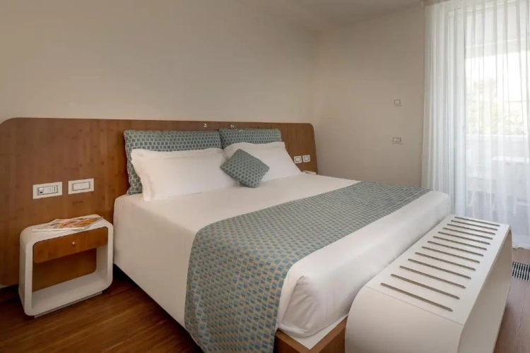 Superior Double room with partial sea view