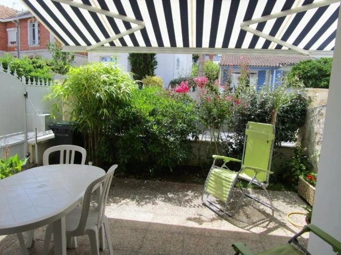 2 Bedrooms Cottage