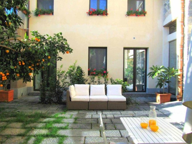 Standard Family room with garden view