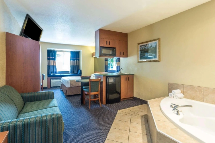Deluxe Double Suite