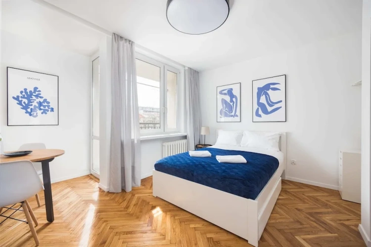Apartment with balcony