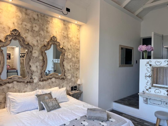 Suite with garden view