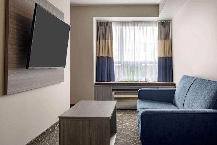 Microtel Inn & Suites By Wyndham Lloydminster photo 6