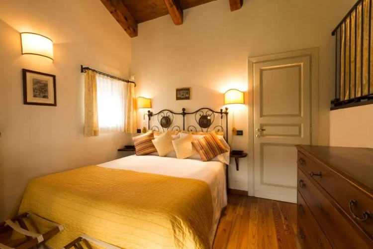 Junior Suite with balcony and with view