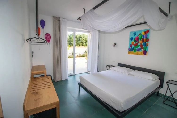 Deluxe Double Basement room with garden view