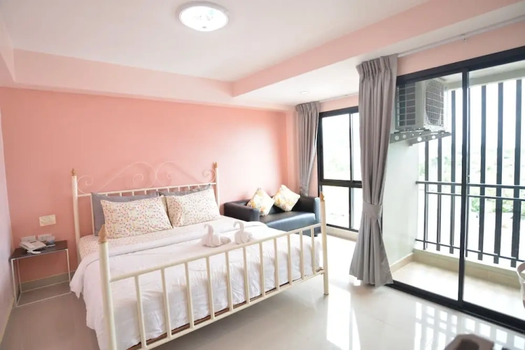 Deluxe Double room with city view