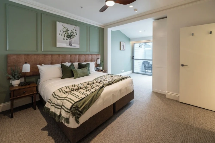 Deluxe Double room with courtyard view