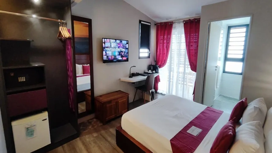 Superior Double room with balcony and with sea view