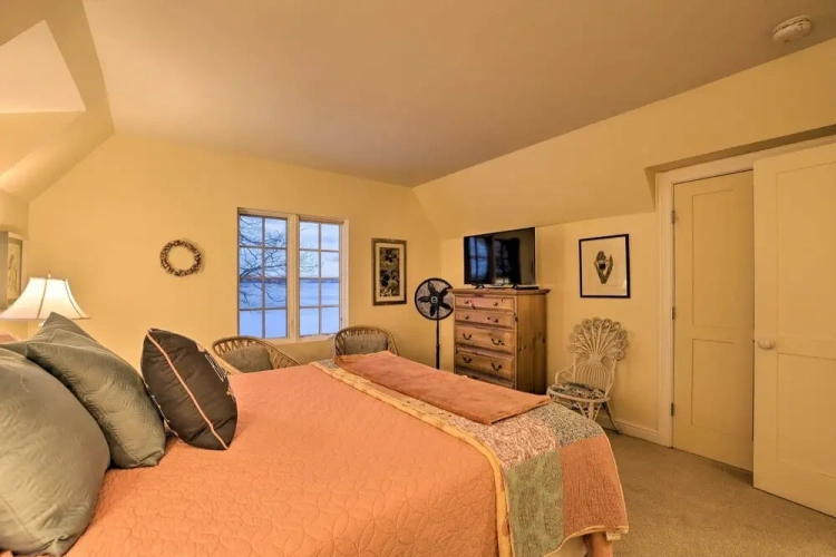 5 Bedrooms Cottage