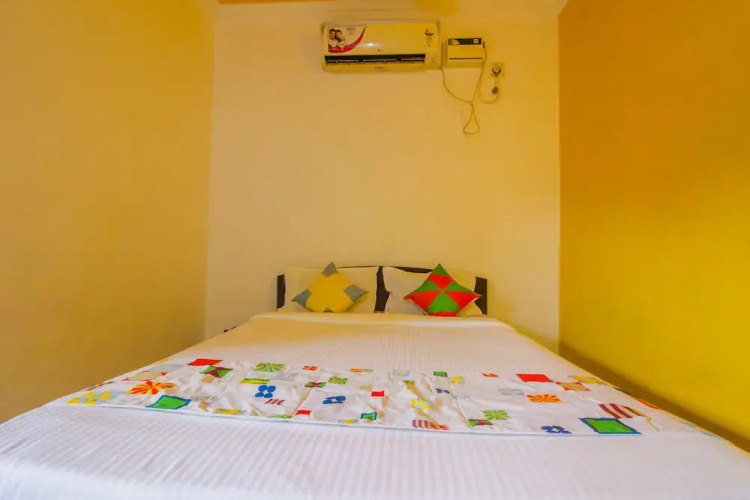 OYO 22472 Home Elegant Studio Apartment Baga
