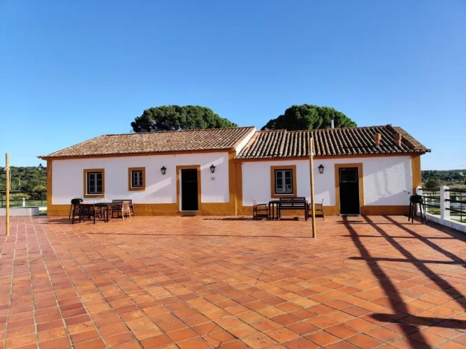 2 Bedrooms Cottage