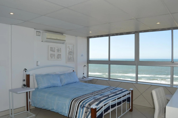 Accommodation Front - Classy 4 Sleeper with Ocean Views