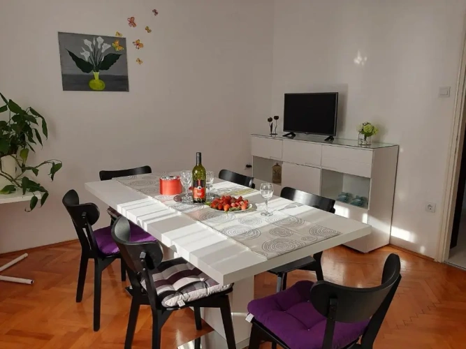 3 Bedrooms Apartment