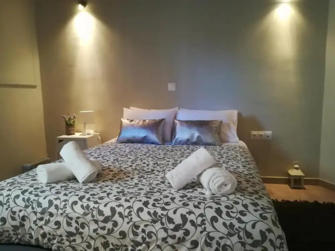 2 Bedrooms Apartment with city view