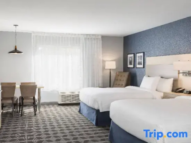 2 Bedrooms Double Suite