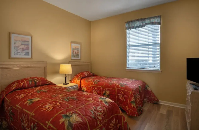 River Oaks 50b 2 Bedroom Condo