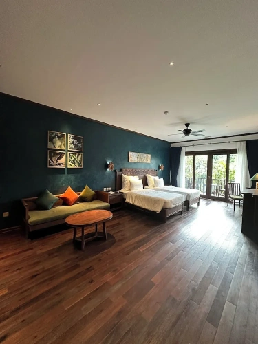 Executive Twin room with balcony