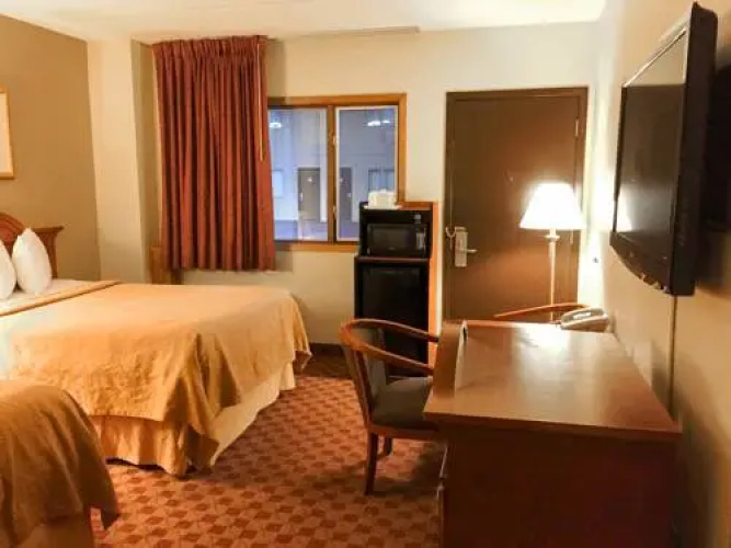 Motel 6 Dickinson