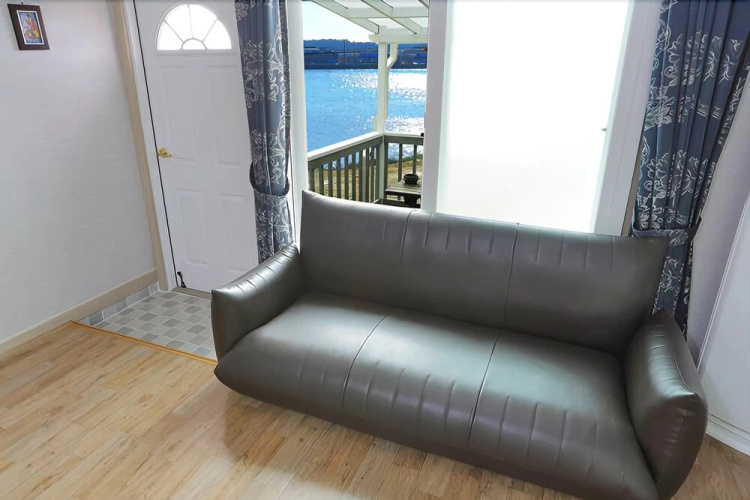 Anmyeondo Beach White House Pension