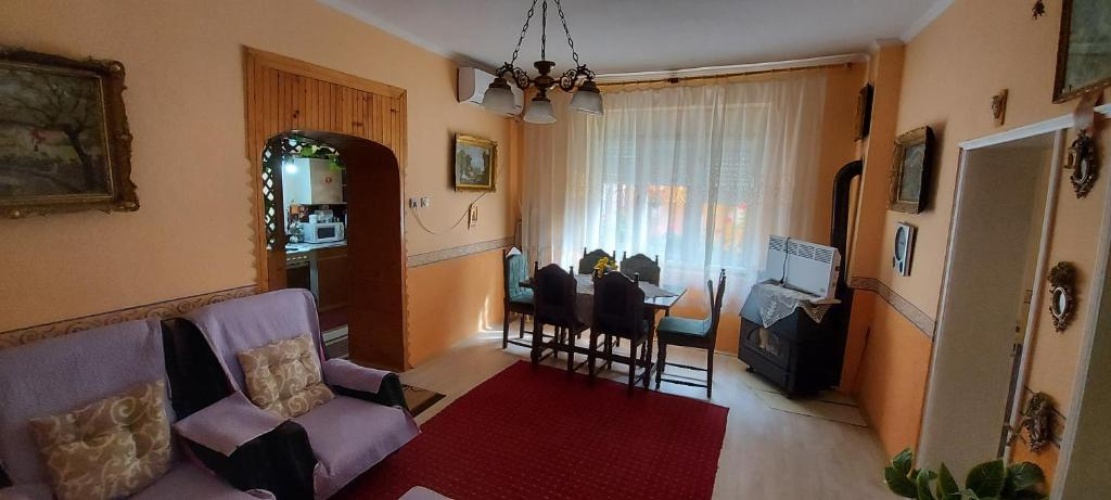 3 Bedrooms Apartment
