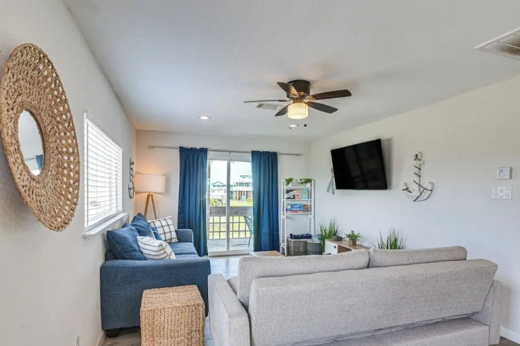 Walk to Sand: Surfside Beach Getaway w/ Deck