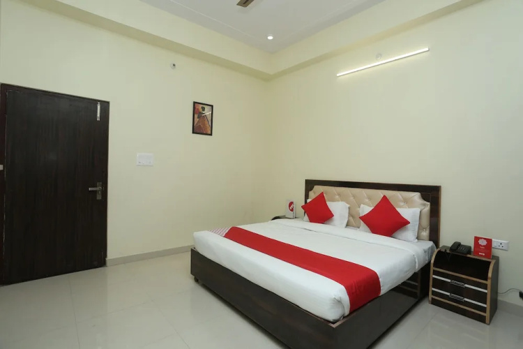 Sr Blessings By OYO Rooms