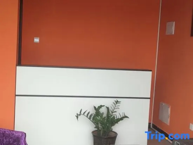 Yueyue Apartment