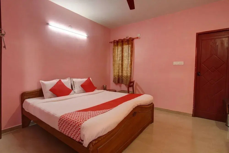 Abbirami Hotels By OYO Rooms