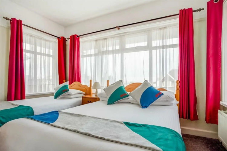OYO Godolphin Arms Hotel