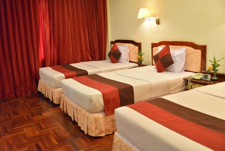 3 Bedrooms Deluxe Triple room with city view