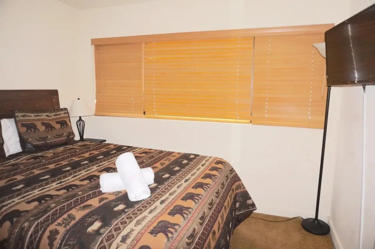 563 2 Bedroom Condo