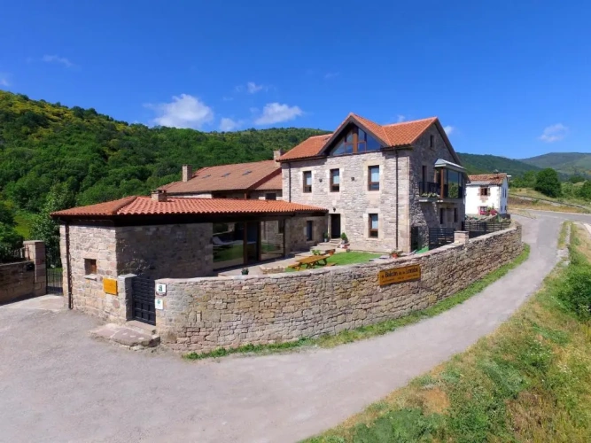 Double Cottage