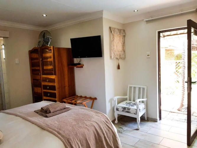 Standard Double room with pool view