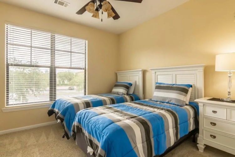 Bella Piazza 903 - 827