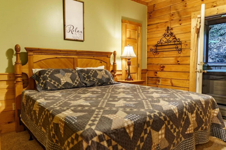 Squirrel's Retreat by Eagles Ridge Resort