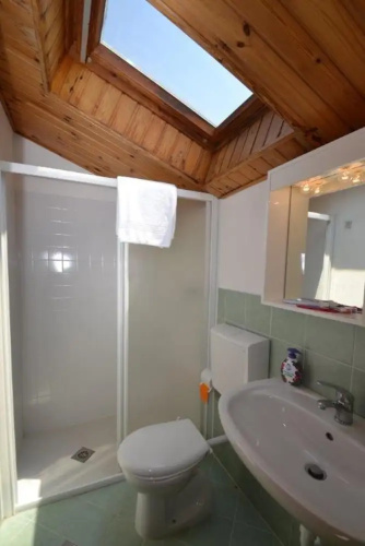 Spacious and Bright Flat With Swimming Pool - Beahost