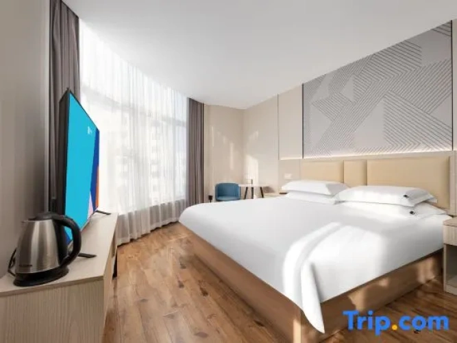 Standard Double room with city view