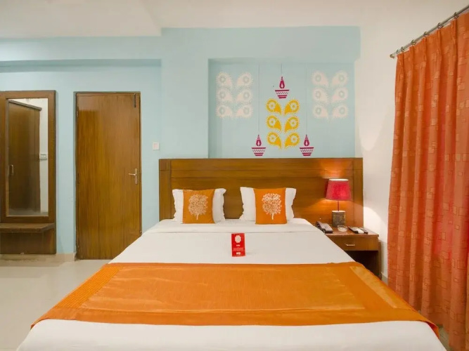 OYO 11400 The Down Town Suites