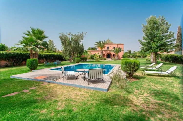 4 Bedrooms Villa
