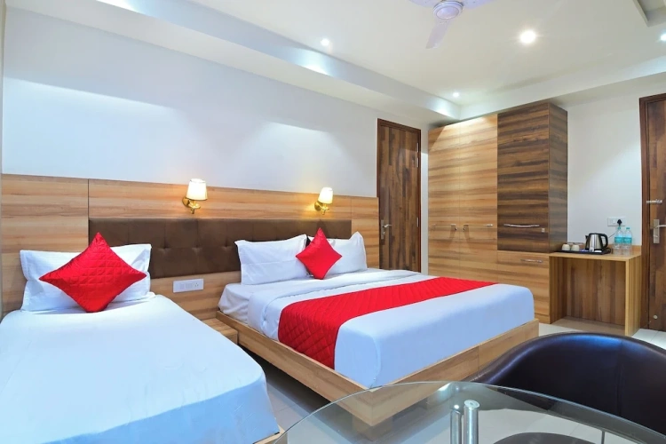 Deluxe Triple room with balcony