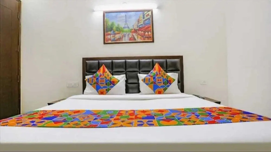 Hotel 79