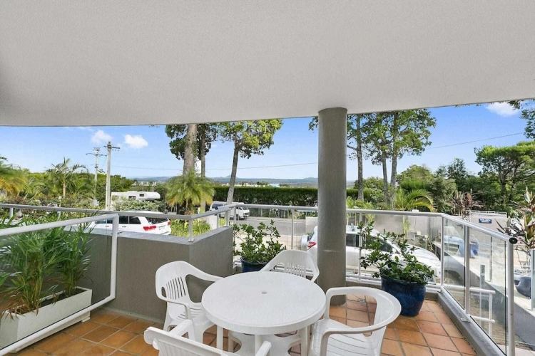3 Bedrooms Sextuple Apartment with balcony