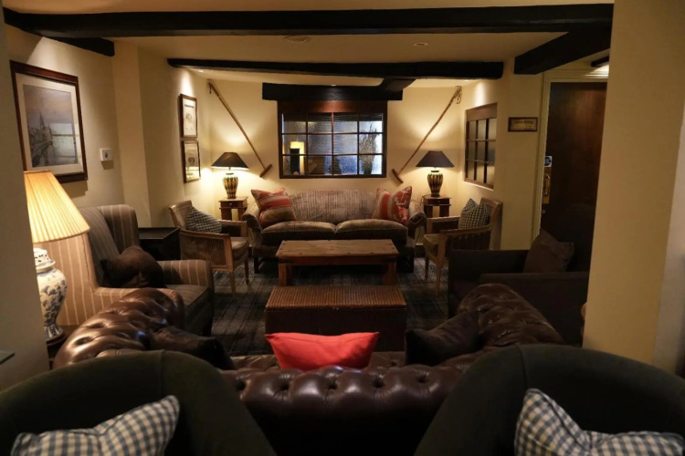 Manor Hotel