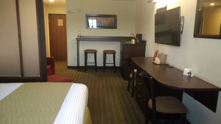 Microtel Inn & Suites by Wyndham Toluca
