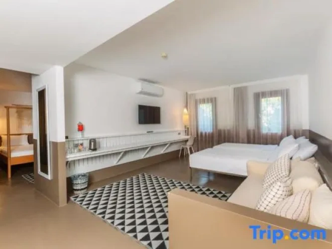 2 Bedrooms Deluxe room